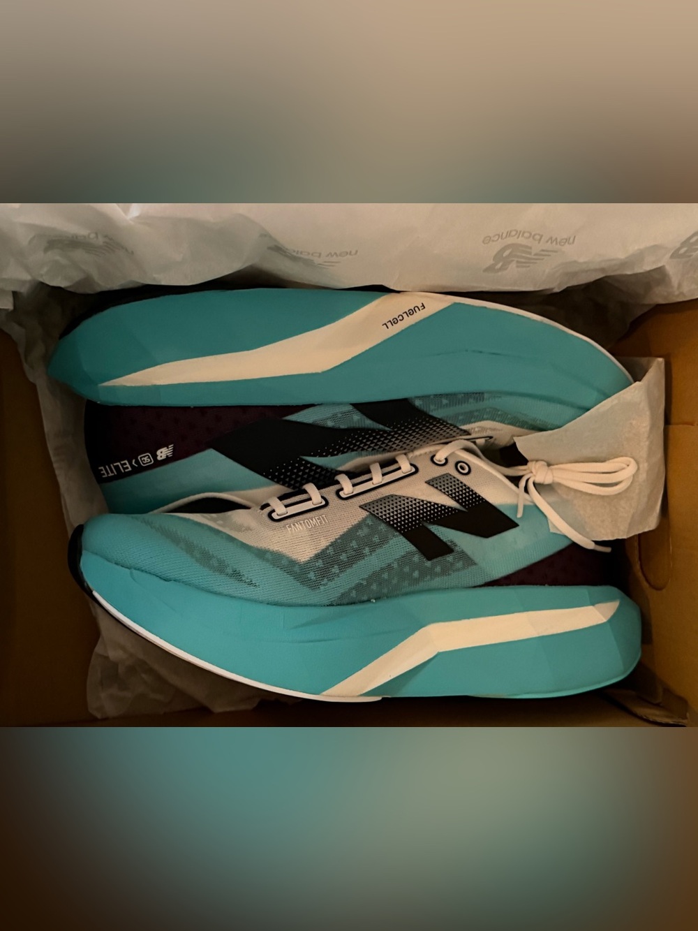 Women’s New Balance FuelCell SuperComp Elite v4; Aqua/ White, Size 10M - Picture 4 of 8